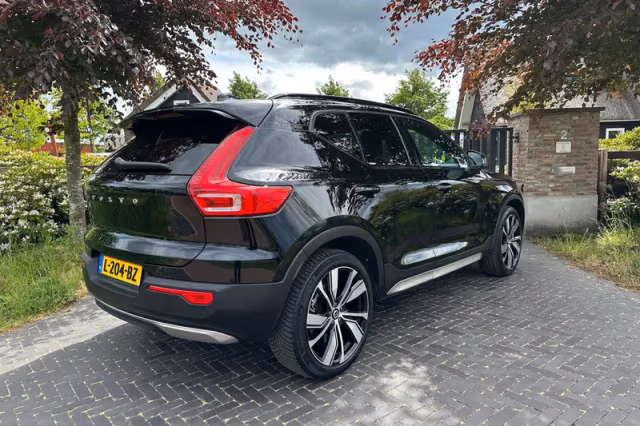 Volvo XC40 (2021) thumbnail 4