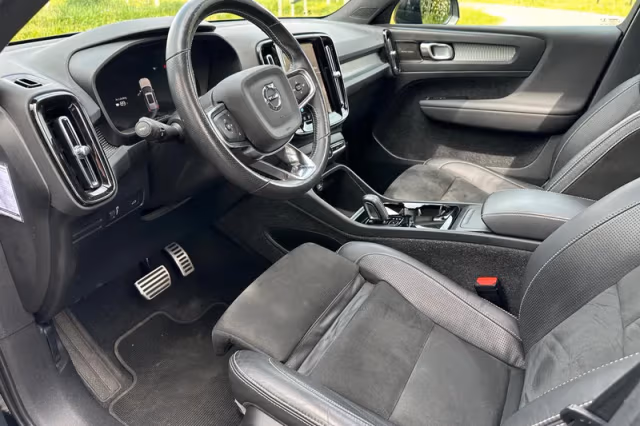 Volvo XC40 (2021) thumbnail 8
