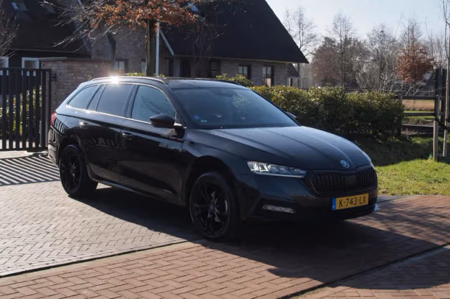 Škoda Octavia (2021) thumbnail 6