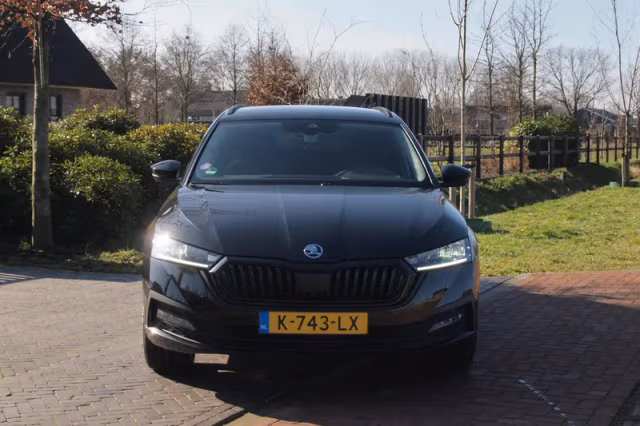 Škoda Octavia (2021) thumbnail 7