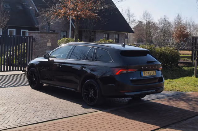 Škoda Octavia (2021) thumbnail 10