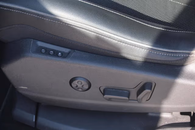 Opel Grandland X (2018) thumbnail 21
