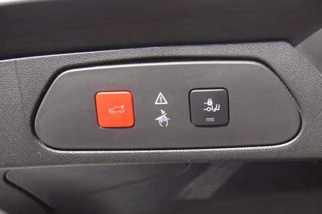 Opel Grandland X (2018) thumbnail 26