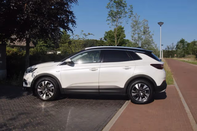 Opel Grandland X (2018) thumbnail 8