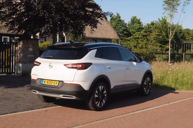 Opel Grandland X (2018) thumbnail 10