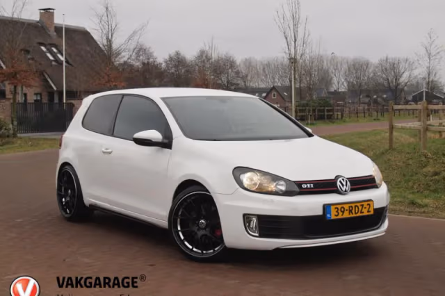Volkswagen Golf (2011) thumbnail 1