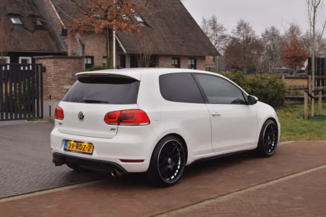 Volkswagen Golf (2011) thumbnail 11