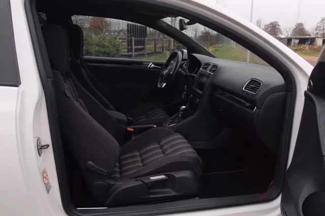 Volkswagen Golf (2011) thumbnail 15