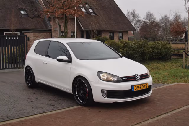 Volkswagen Golf (2011) thumbnail 5