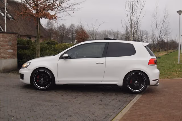 Volkswagen Golf (2011) thumbnail 8
