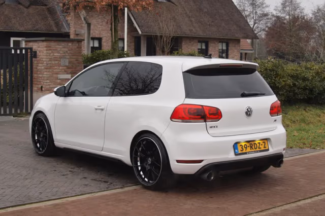 Volkswagen Golf (2011) thumbnail 9