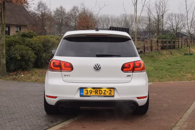 Volkswagen Golf (2011) thumbnail 10