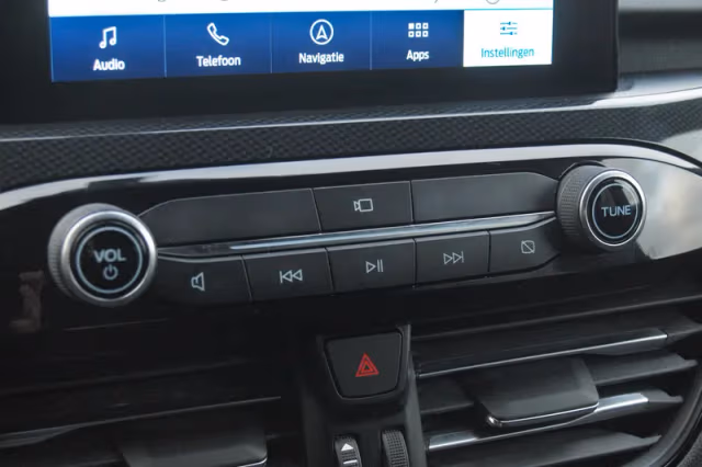 Ford Kuga (2020) thumbnail 25