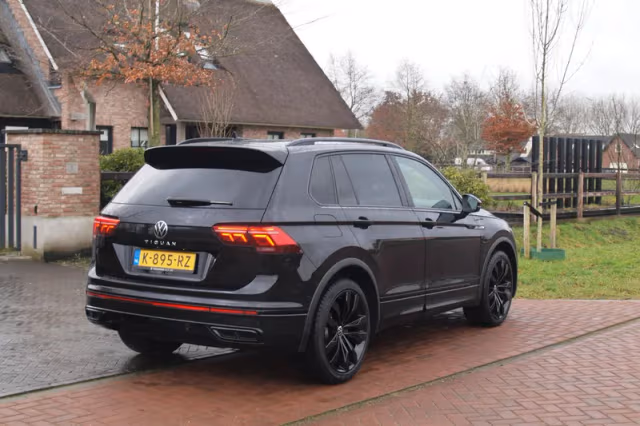 Volkswagen Tiguan (2021) thumbnail 12