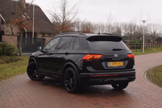 Volkswagen Tiguan (2021) thumbnail 4