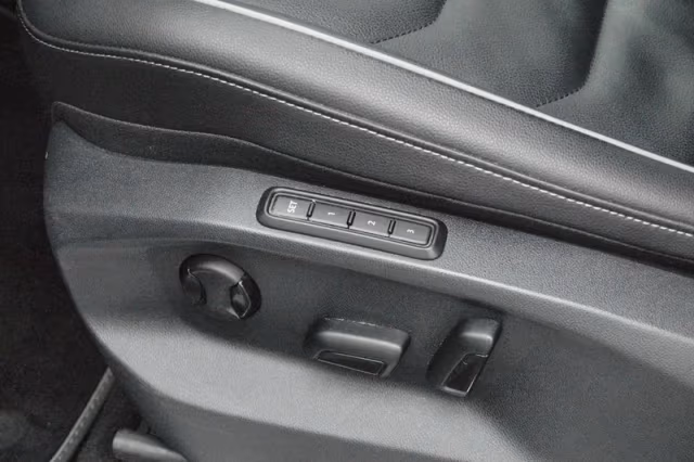 Volkswagen Tiguan (2021) thumbnail 33