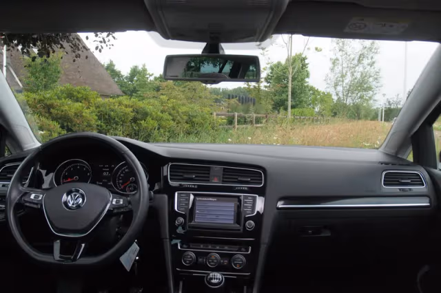 Volkswagen Golf (2014) thumbnail 16