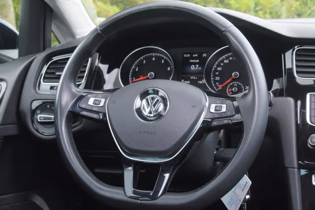 Volkswagen Golf (2014) thumbnail 17