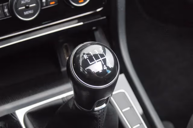 Volkswagen Golf (2014) thumbnail 24