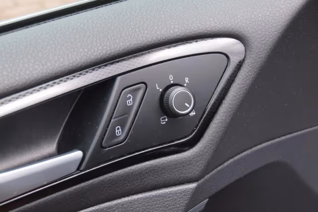 Volkswagen Golf (2014) thumbnail 27