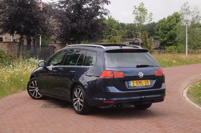 Volkswagen Golf (2014) thumbnail 4