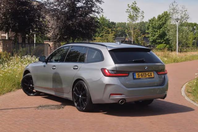 BMW 3-Serie (2023) thumbnail 3