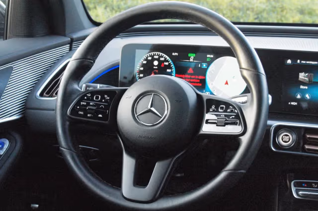 Mercedes-Benz EQC (2020) thumbnail 13