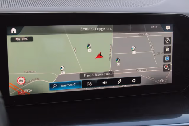 Mercedes-Benz EQC (2020) thumbnail 17