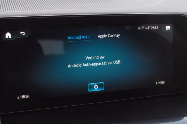 Mercedes-Benz EQC (2020) thumbnail 18
