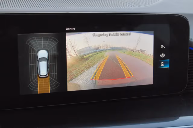 Mercedes-Benz EQC (2020) thumbnail 19