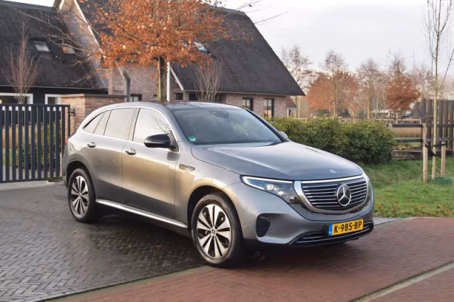 Mercedes-Benz EQC (2020) thumbnail 3