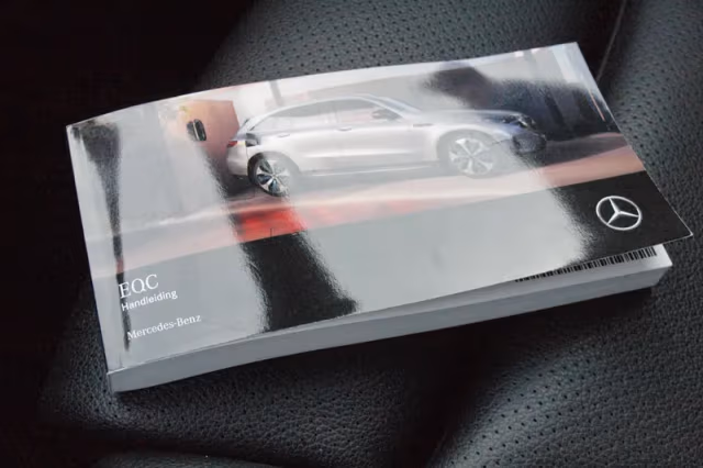 Mercedes-Benz EQC (2020) thumbnail 30