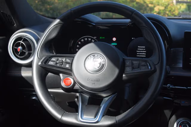 Alfa Romeo Tonale (2023) thumbnail 17
