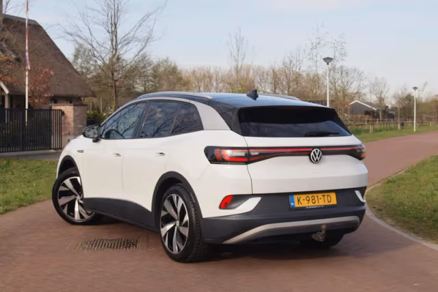 Volkswagen ID.4 (2021) thumbnail 3