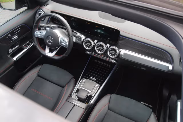 Mercedes-Benz EQB (2022) thumbnail 3