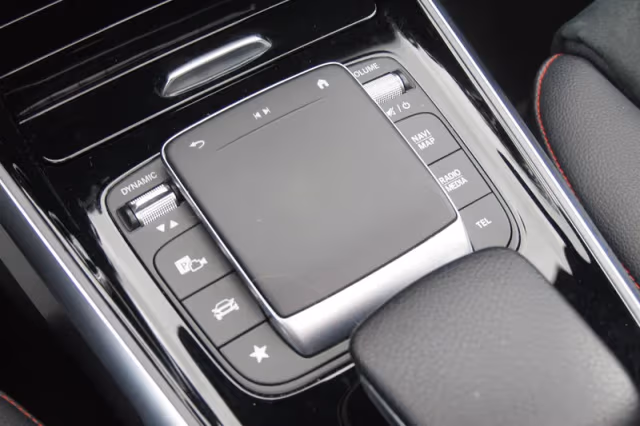 Mercedes-Benz EQB (2022) thumbnail 27