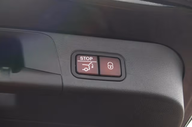 Mercedes-Benz EQB (2022) thumbnail 34