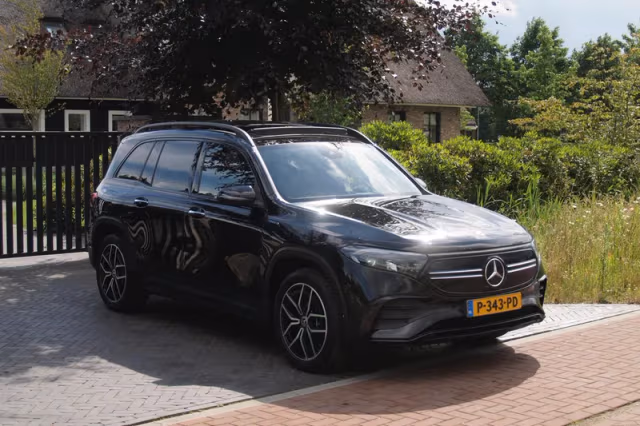 Mercedes-Benz EQB (2022) thumbnail 5