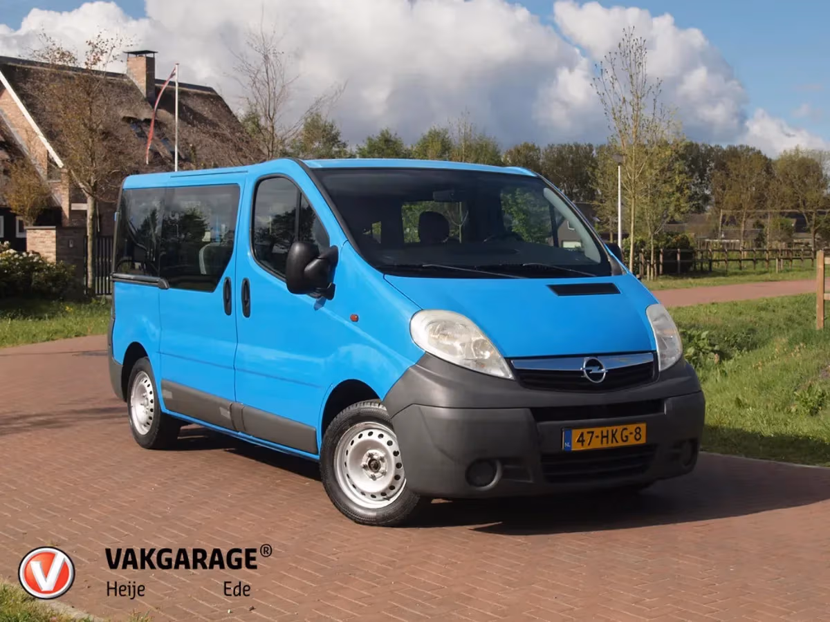 Opel Vivaro (2008) — foto 1