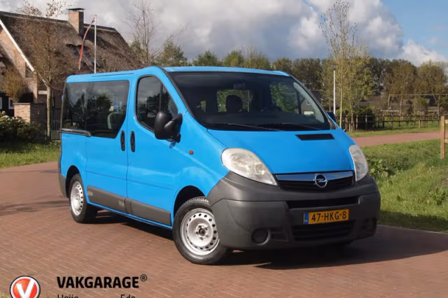 Opel Vivaro (2008) thumbnail 2