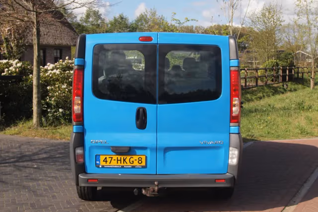 Opel Vivaro (2008) thumbnail 11