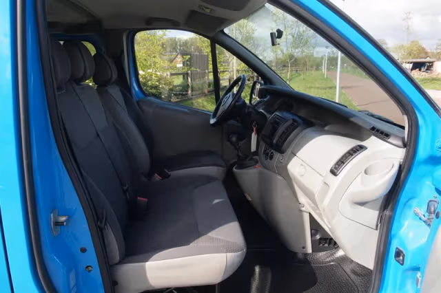 Opel Vivaro (2008) thumbnail 15
