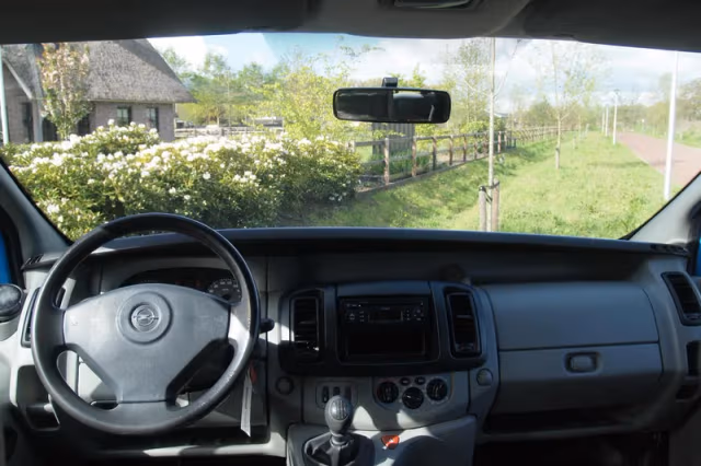 Opel Vivaro (2008) thumbnail 16