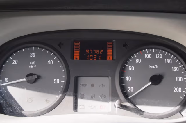 Opel Vivaro (2008) thumbnail 18