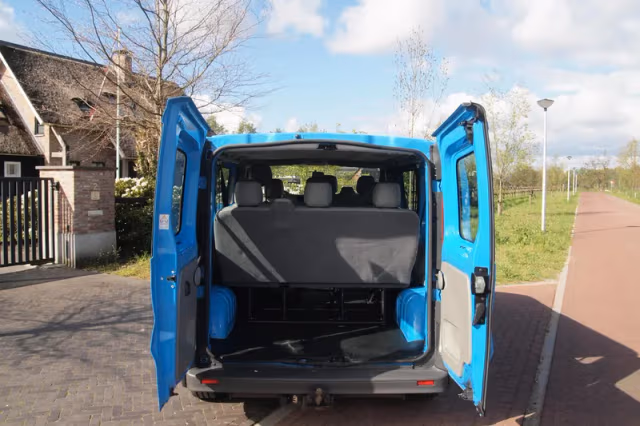 Opel Vivaro (2008) thumbnail 24