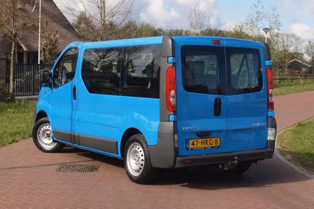 Opel Vivaro (2008) thumbnail 4