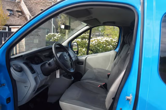 Opel Vivaro (2008) thumbnail 5