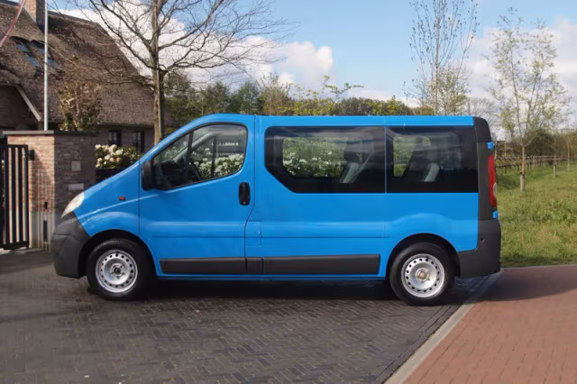 Opel Vivaro (2008) thumbnail 9