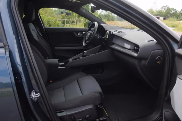 Polestar 2 (2020) thumbnail 13