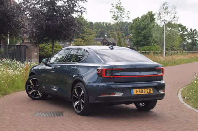 Polestar 2 (2020) thumbnail 3